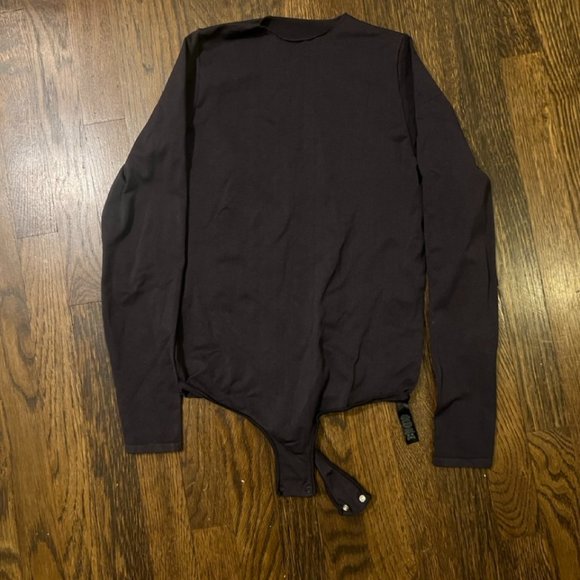 SKIMS Essential Smoothing Long-Sleeve Thong Bodysuit - Black S/M - Picture 4 of 6